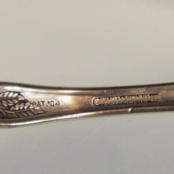 Dolly Madison 1911 Pattern Serving Spoon Silver Inlaid by Holmes & Edwards - Picture 5 of 10